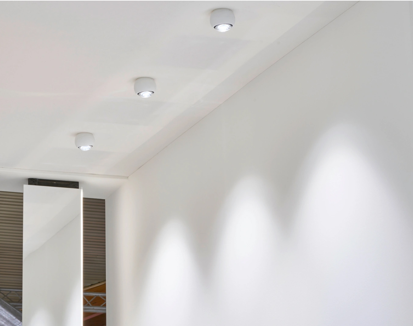 Globe Stylism io alto v Ceiling Spotlights