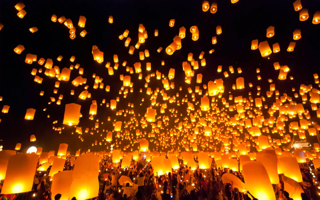 Enchanting-Travels-Thailand-Tours-Lantern-Festival