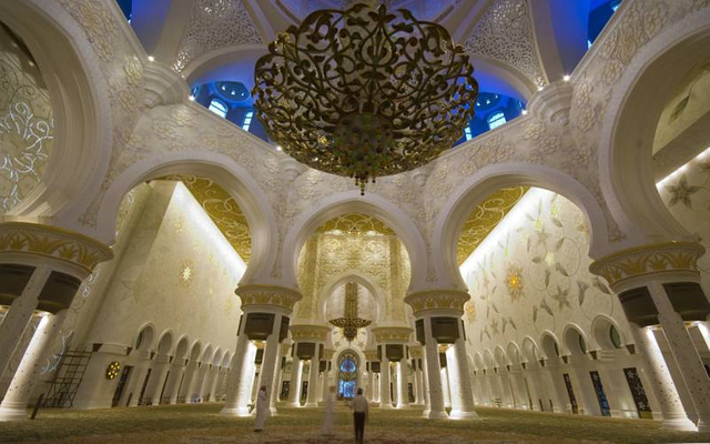 sheikh-zayed-bin-sultan-al-nahyan-mosque-solut